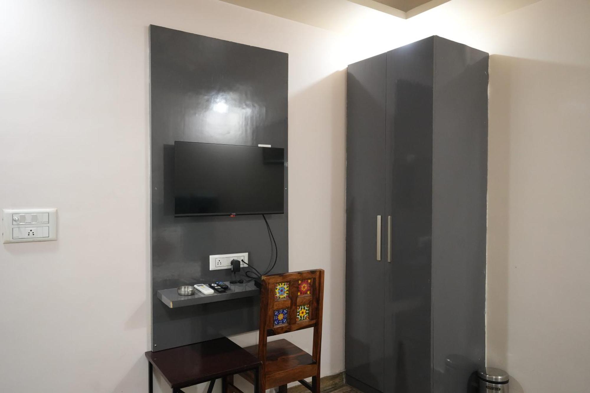 Sarla Hotel Inn Noida Bagian luar foto